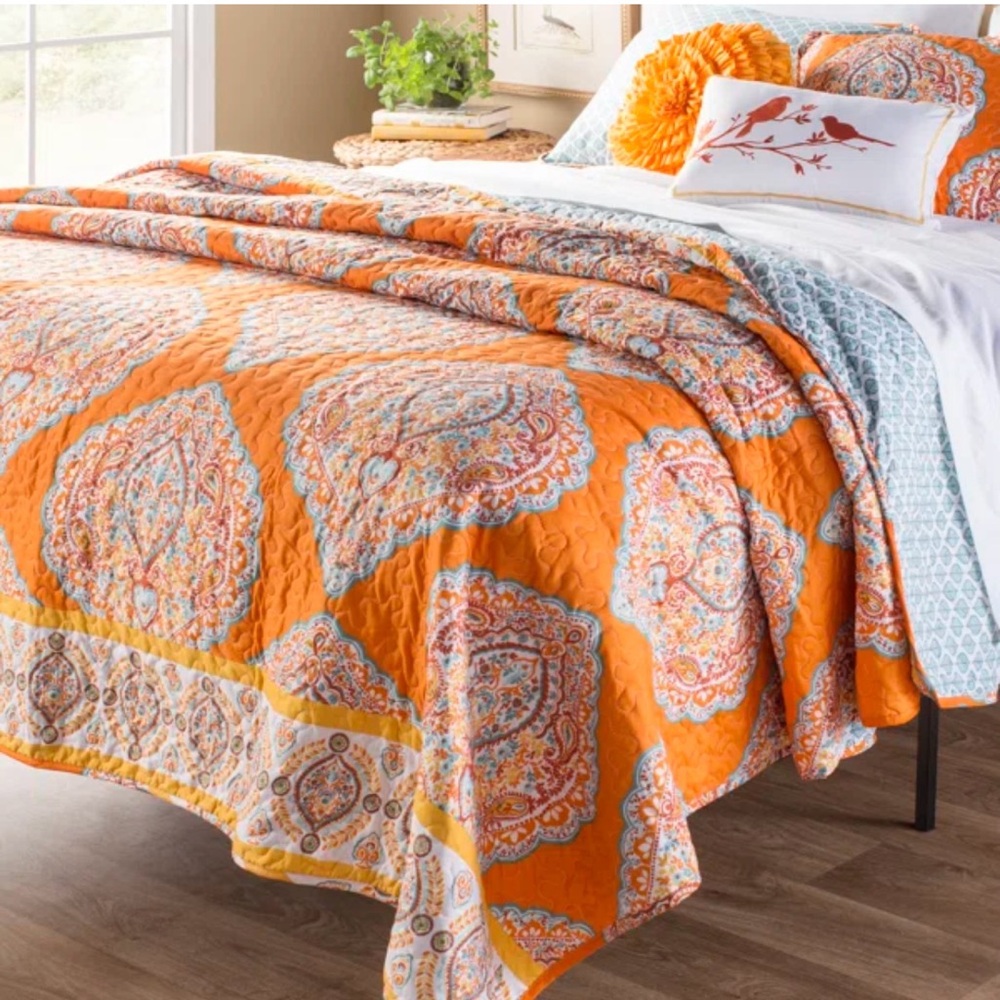 Colorful like new Queen coverlet and sham set